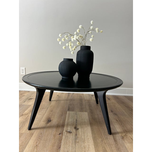 1960s John Van Koert for Drexel Profile Collection Round Coffee Table – Vintage Mid-Century Modern Black Lacquer Cocktail Table For Sale - Image 11 of 12