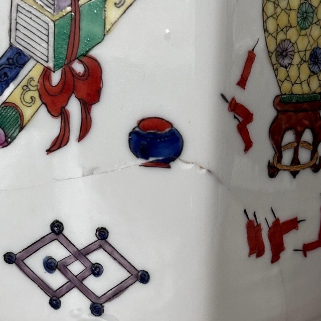 Wood Vintage Chinese Porcelain Hexagonal Lamp With Famille Rose Motifs and Wood Accents For Sale - Image 7 of 11