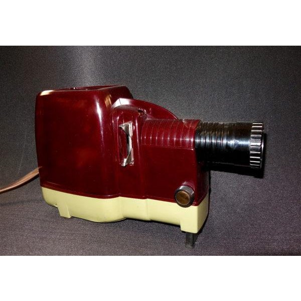 Art Deco Circa 1949 Bakelite Bell & Howell Art Deco Style Manual Slide Projector For Sale - Image 3 of 7