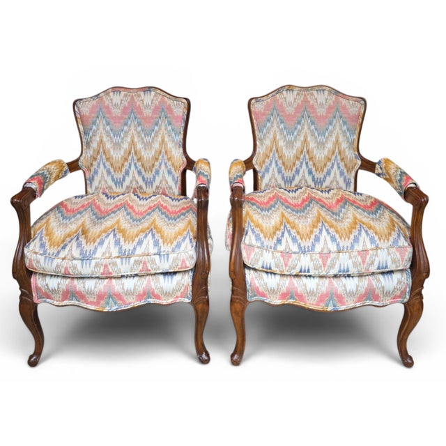French Pair of Mid-Century French Louis XV Style Walnut Bergère Fauteuils With Ikat Upholstery For Sale - Image 3 of 13