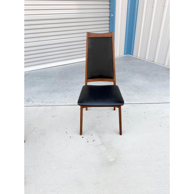 Wood Mid Century Walnut and Vinyl Dining Chairs Attributed to Brown Saltman For Sale - Image 7 of 7