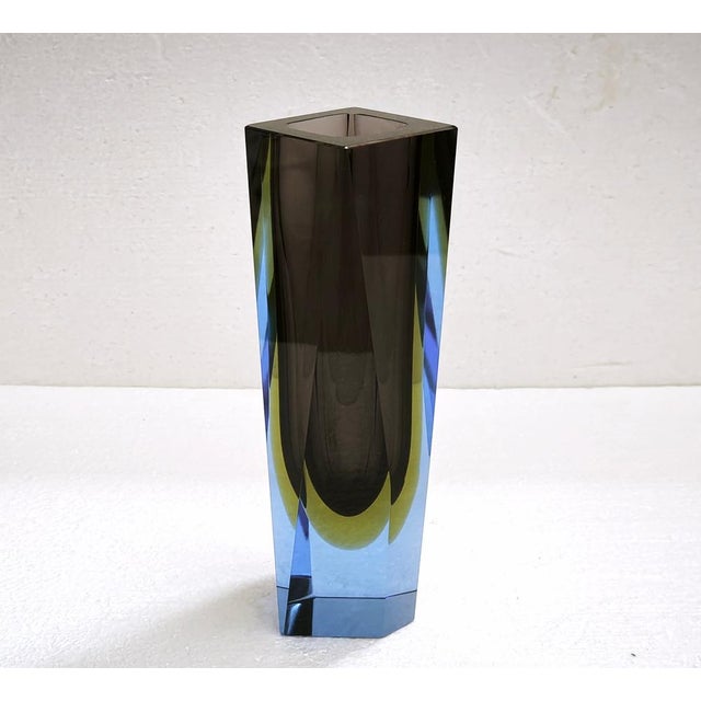 Geometric Faceted Uranium Sommerso Murano Glass Vase, Italy 1960s For Sale - Image 6 of 18