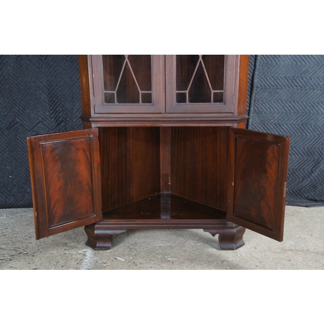 Brown 1930s W. A. Berkey American Chippendale Style Flame Mahogany Corner Cabinet For Sale - Image 8 of 12