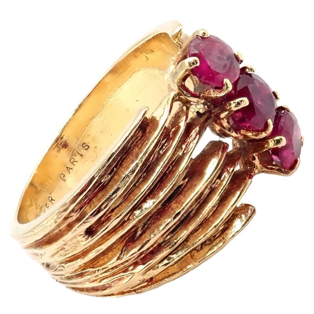 Late 20th Century Vintage Cartier Yellow Gold Ruby Ring, Size 4.5 For Sale - Image 5 of 8