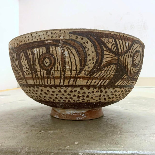 1950s . 1950s Frans Wildenhain Sgrafitto and Slip Decorated Studio Pottery Bowl For Sale - Image 5 of 9