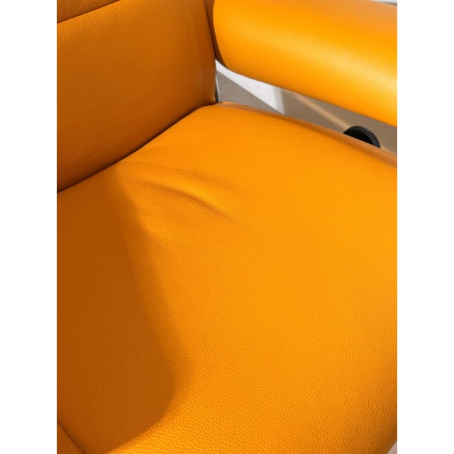 Set of City Recliner with Ottoman in Mustard Yellow Leather from Stressless For Sale - Image 4 of 8