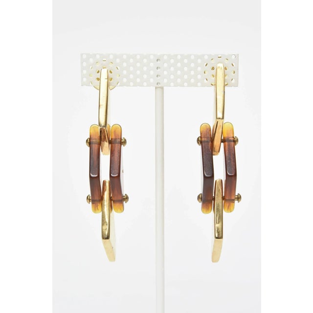 1970s Vintage Tortoise Lucite and Brass Plated Dangle Sculptural Earrings - 2 Pieces For Sale - Image 5 of 6
