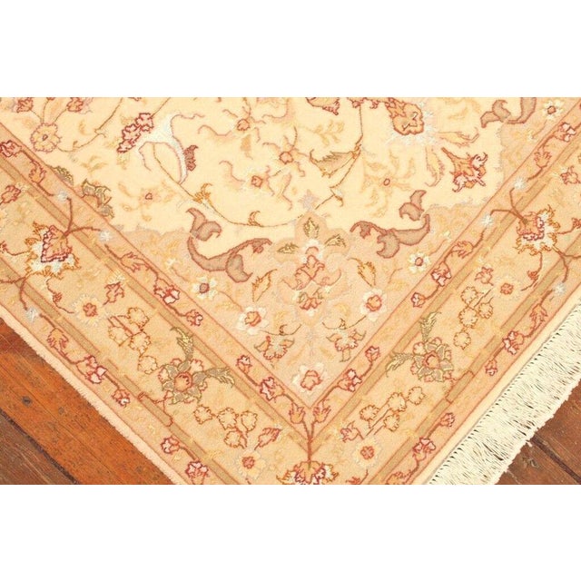 Middle Eastern Rug in Wool For Sale - Image 8 of 11