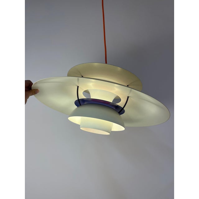 White PH5 Louvered Lamp by Poul Henningsen for Louis Poulsen For Sale - Image 6 of 11