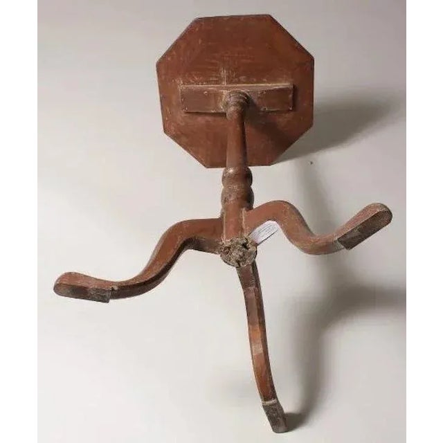 Late 18th Century American Federal Paint Decorated Octagonal Side Table or Candlestand For Sale - Image 9 of 10