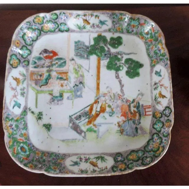 Chinese 19th Century Chinese Export Porcelain Square Dish in Famille Vert Glaze For Sale - Image 3 of 11