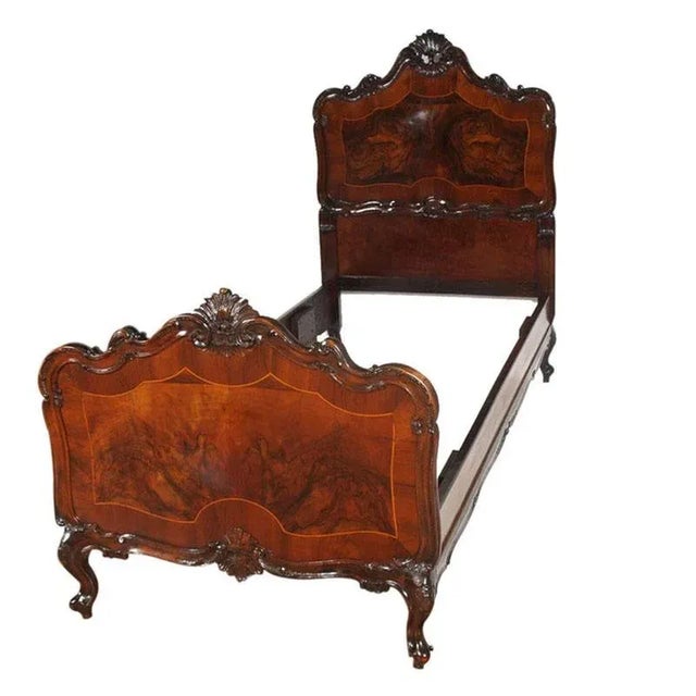 Venetian Baroque Bed in Walnut from Testallini & Salviati For Sale - Image 6 of 7