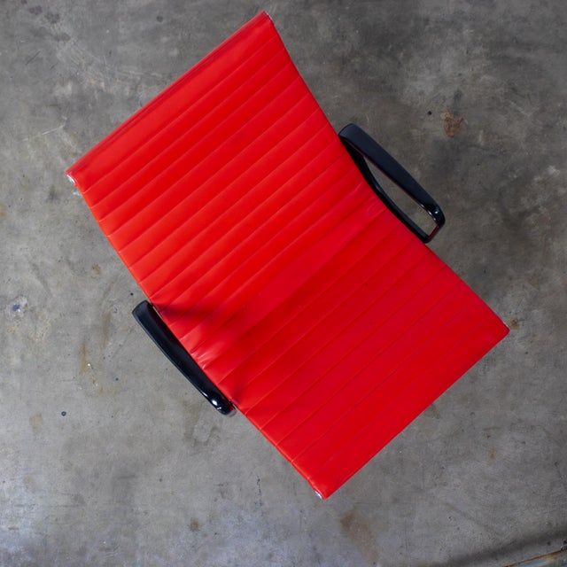 Metal 1989 MCM Aluminum Group Lounge Chair by Charles & Ray Eames for Herman Miller Stationary High Back 4 Star Aluminum Swivel Base For Sale - Image 7 of 18