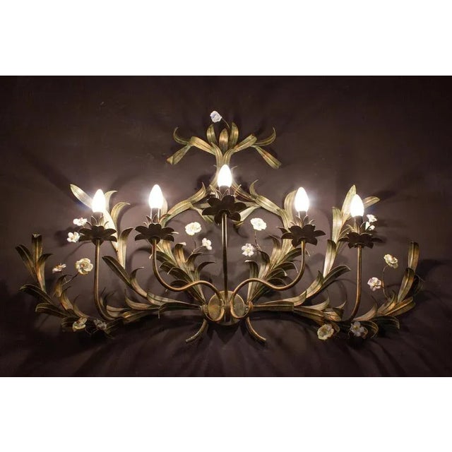 Large Italian Tole Leaves Wall Light with Colorful Porcelain Flowers, 1970 For Sale - Image 3 of 14