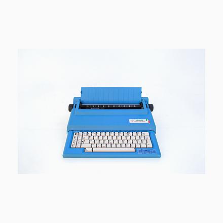 Electric Italia 90 Typewriter by Mario Bellini and Alessandro Chiarato for Olivetti, 1990s For Sale - Image 9 of 9