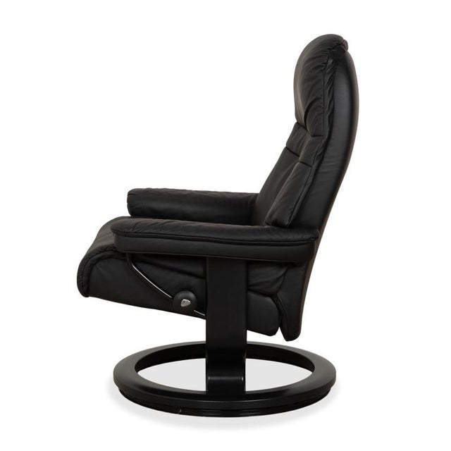 Dark Grey Leather Stressless Sunrise Recliner with Manual Function For Sale - Image 17 of 18