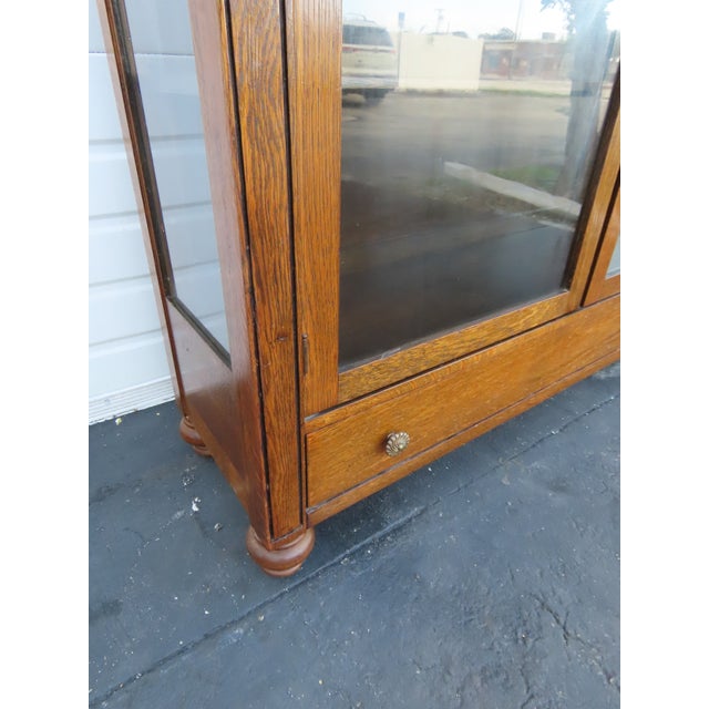 Peck and Hills Furniture Tiger Oak China Cabinet Bookcase Cupboard 6569 For Sale - Image 17 of 18