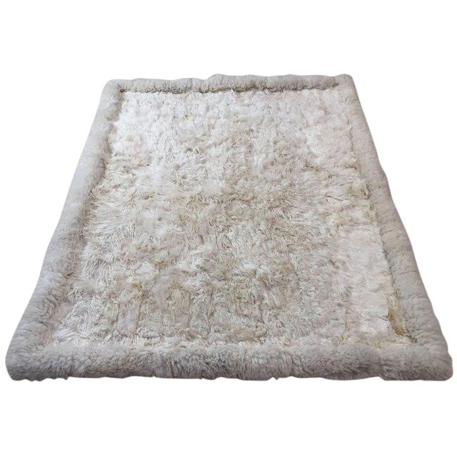 Vintage Shaggy Sheepskin Bed Throw or Rug | New Zealand Natural Ivory White 1970 For Sale