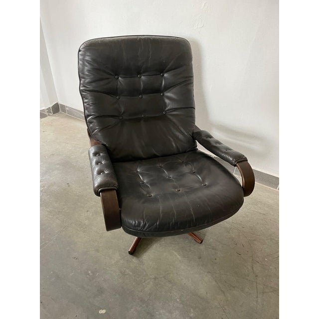 Wood Scandinavian Black Leather Swivel Lounge Chair with Bentwood Frame, 1970s For Sale - Image 7 of 10