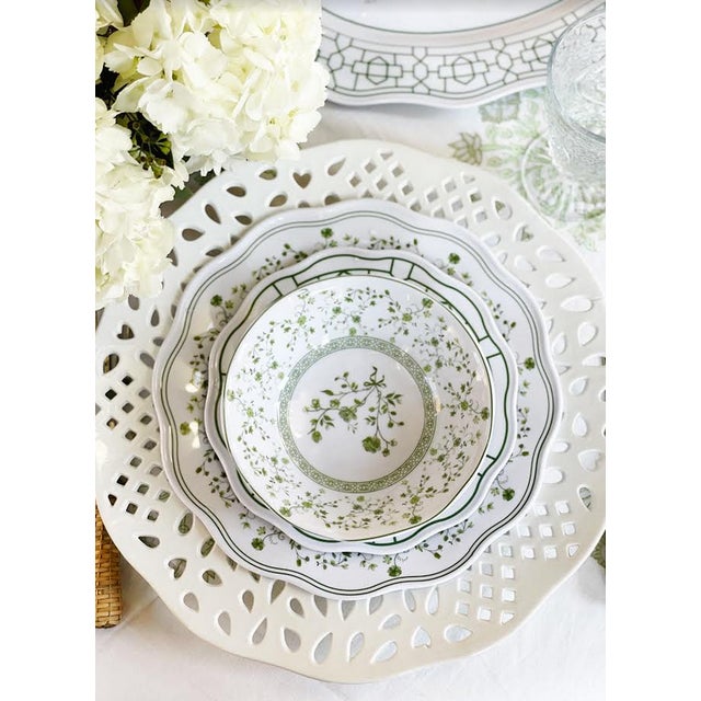 Elevate your dining experience with the Spring Green Melamine Soup/Cereal Bowls, designed to blend nature-inspired...