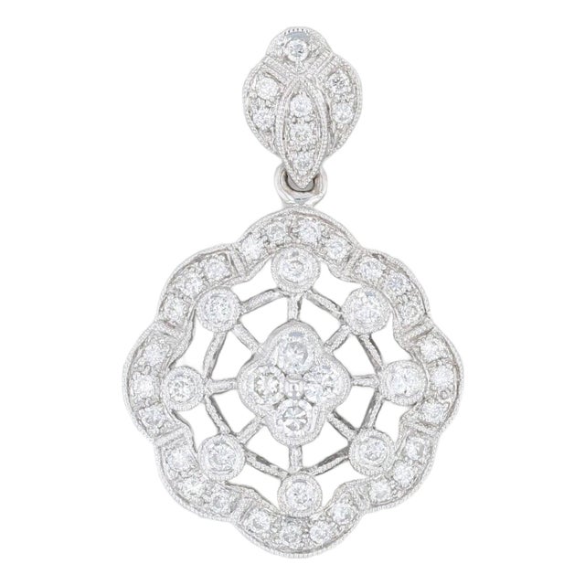 New .85ctw Diamond Cluster Flower Pendant 18k White Gold Statement For Sale