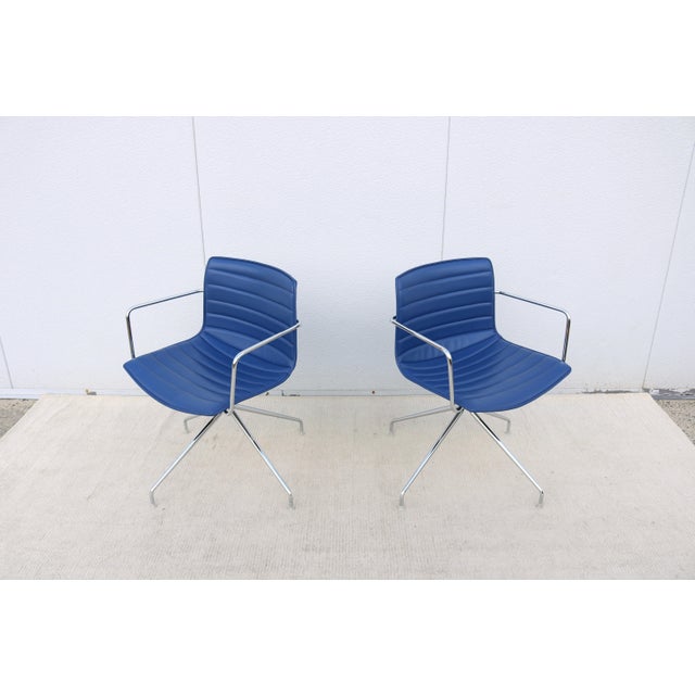 Italian Modernism Lievore Altherr Molina for Arper Catifa Swivel Chairs - A Pair For Sale In New York - Image 6 of 18