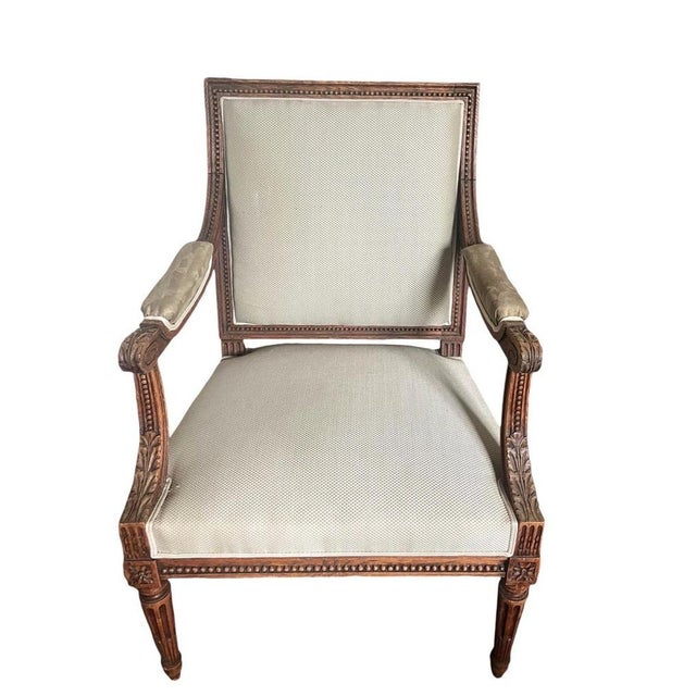Louis XVI Style Queen Armchair in Carved Beech For Sale - Image 5 of 13