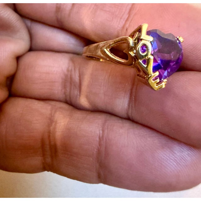2000 - 2009 4 Carat Heart Shape Amethyst Love Cocktail Ring in 18 Karat Yellow Gold For Sale - Image 5 of 18