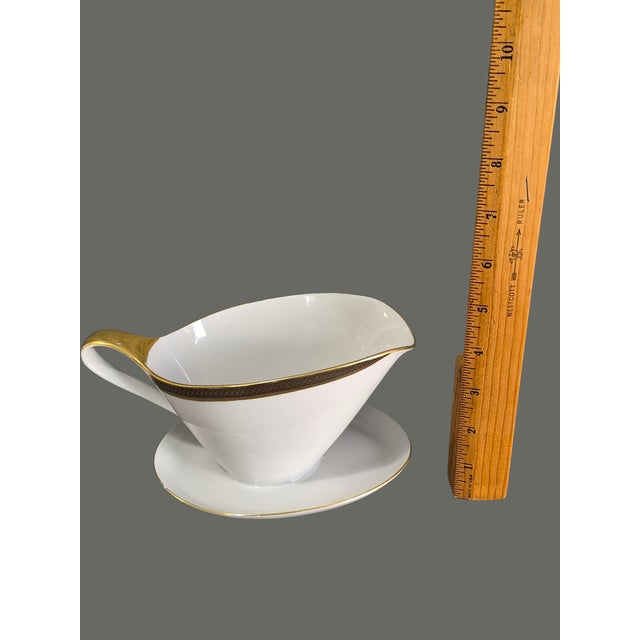 Mid 20th Century Elegant Vintage Art-Deco Bavaria Germany Fine Porcelain Gilded Gravy Boat For Sale - Image 5 of 9