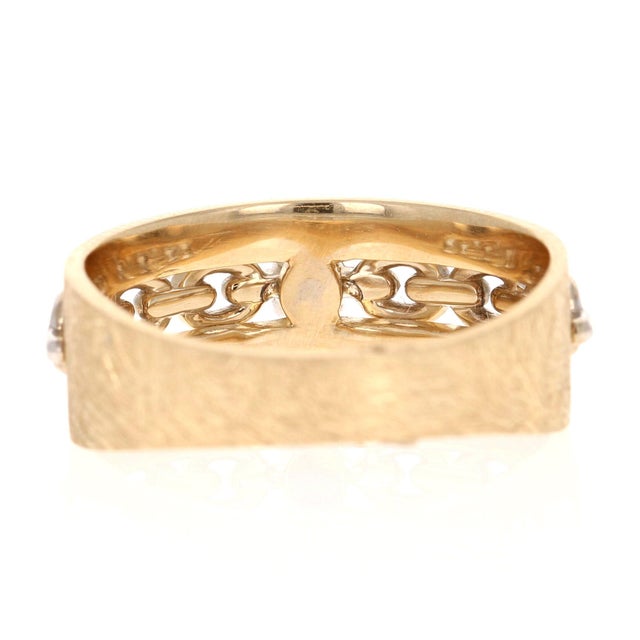 2020s Round Cut Diamond Yellow Gold Band Size 7 For Sale - Image 5 of 7