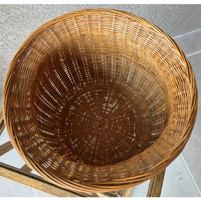Mid 20th-Century Finely Handwoven Tortoiseshell & Natural Rattan Cachepot Basket For Sale - Image 9 of 16