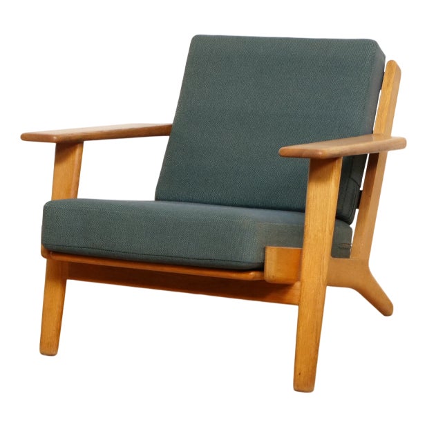 Vintage Model GE290 Lounge Chair by Hans Wegner for Getama For Sale