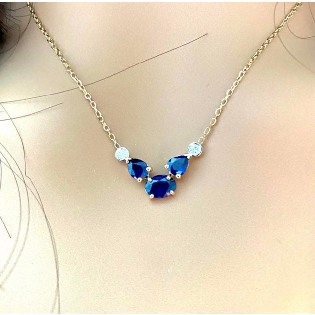 2020s Oval Pear Sapphires Diamonds 2.35 Carat Yellow and White Gold 16.5 Inch Necklace For Sale - Image 5 of 6