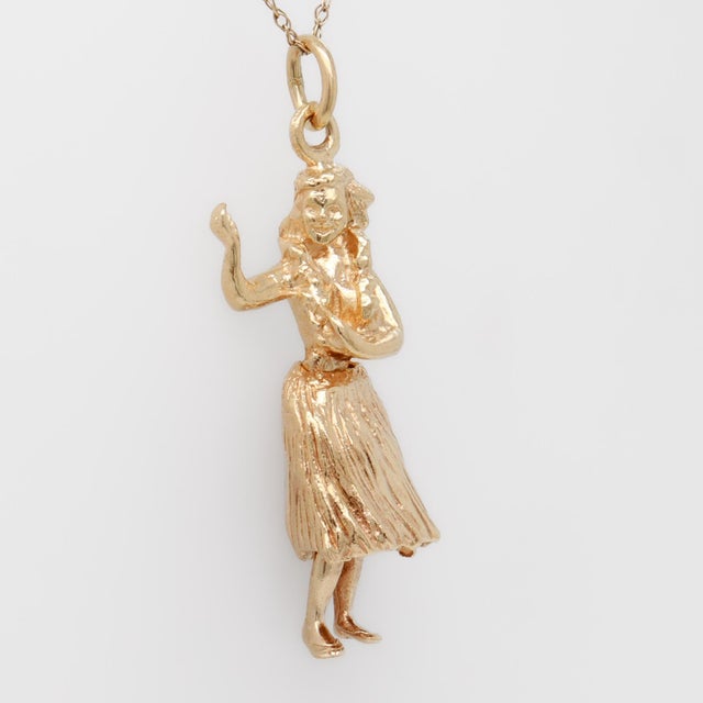 Vintage 14k Gold Figural Kinetic Hula Dancer Charm for a Bracelet For Sale - Image 4 of 12