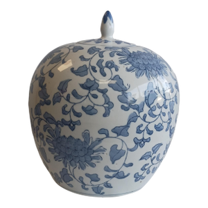 20th Century Chinoiserie Blue & White Porcelain Lidded Ginger Jar