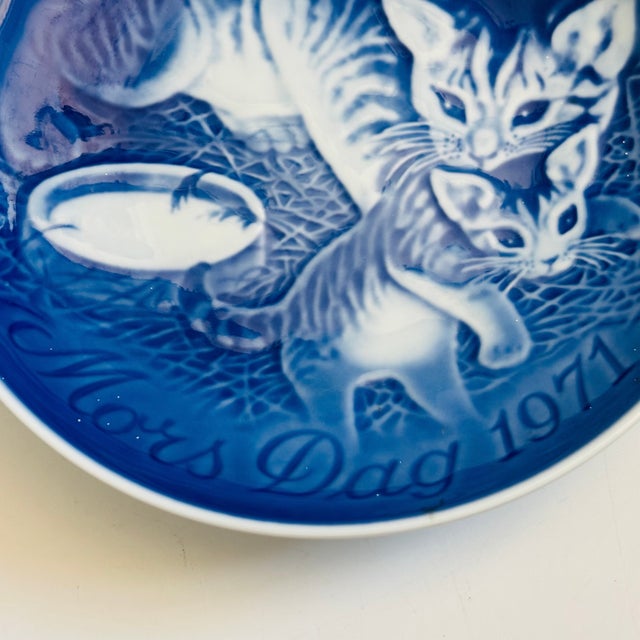 Mid 20th Century 1970s Mother's Day Porcelain Cat Plate, Made in Denmark For Sale - Image 5 of 8