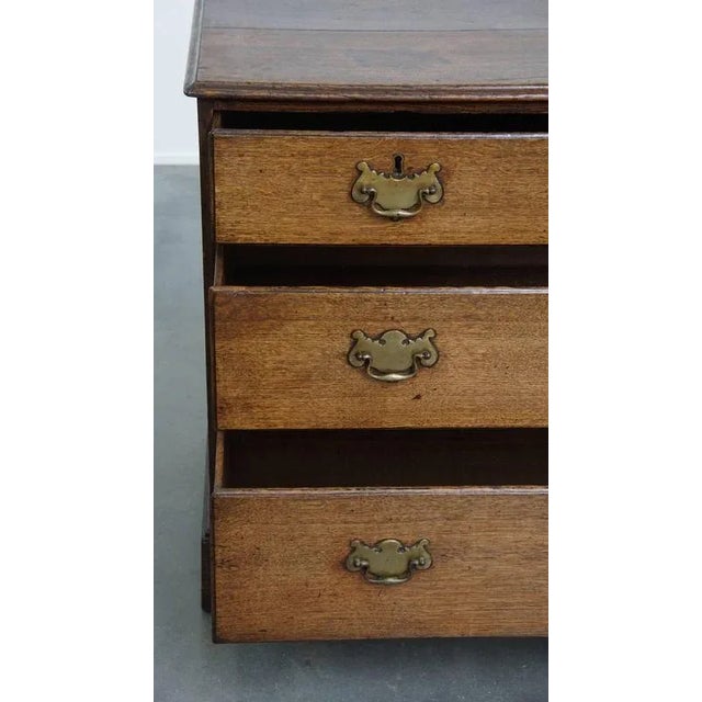 English Chest of Drawers in Oak with Original Details For Sale - Image 14 of 16