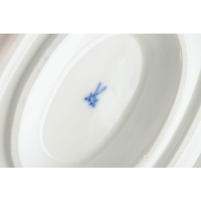 Porcelain Sauce Boat with Blue Floral Motifs and Gilt Accents by Meissen, Germany For Sale - Image 4 of 5