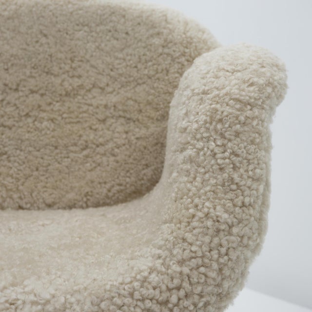 Cream Small Tulip Chair in Sheepskin by Pierre Paulin for Artifort, 1990s For Sale - Image 8 of 14