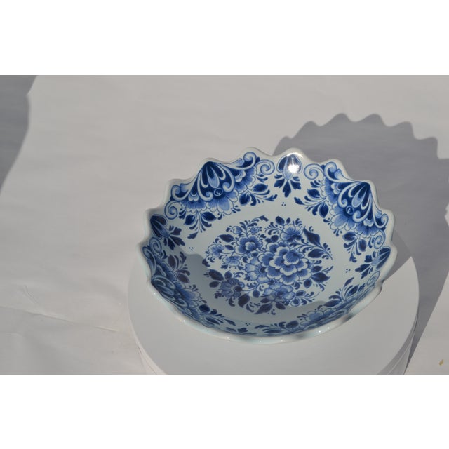 Mid 20th Century Delft Blue and White Plate for Wall For Sale - Image 5 of 8