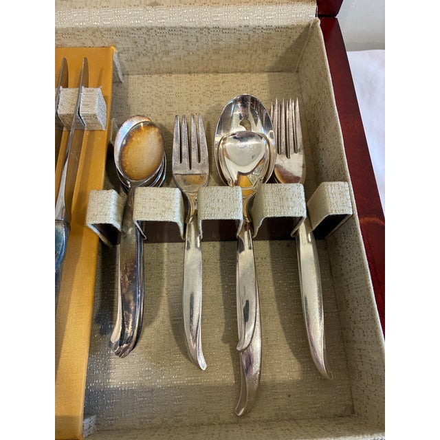 Mid 20th Century 1847 Rogers Bros Flair 38-Piece Silverplate Flatware Set in Original Wood Chest For Sale - Image 5 of 12
