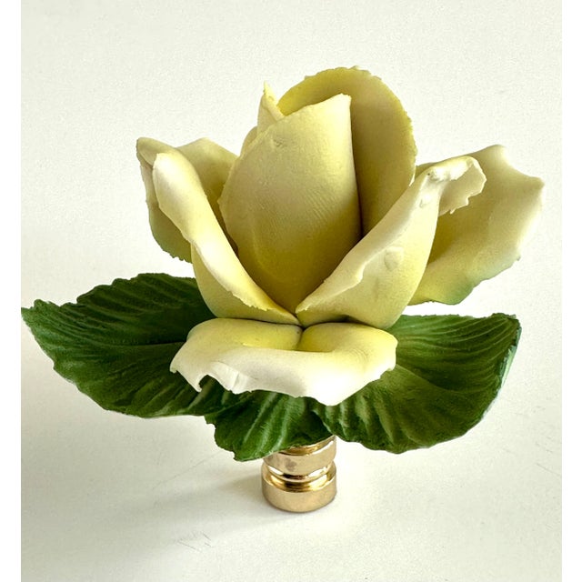 Capodimonte Yellow Rose Lamp Finial on Brass Hardware For Sale - Image 4 of 7