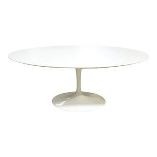 Late 20th Century Knoll White 'Saarinen' Oval Coffee Table - White For Sale
