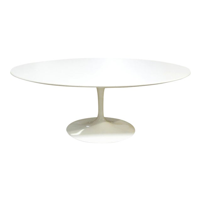 Late 20th Century Knoll White 'Saarinen' Oval Coffee Table - White For Sale