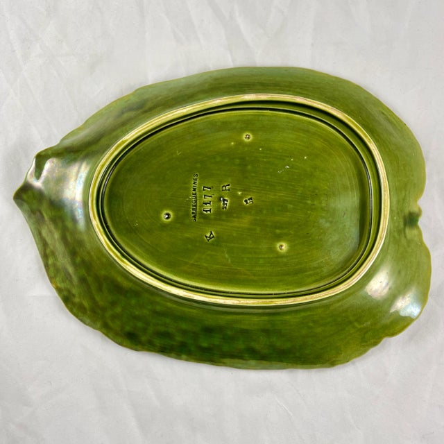 Ceramic Sarreguemines Green Majolica Glazed Fern Leaf Shaped Server, France 1870 For Sale - Image 7 of 9