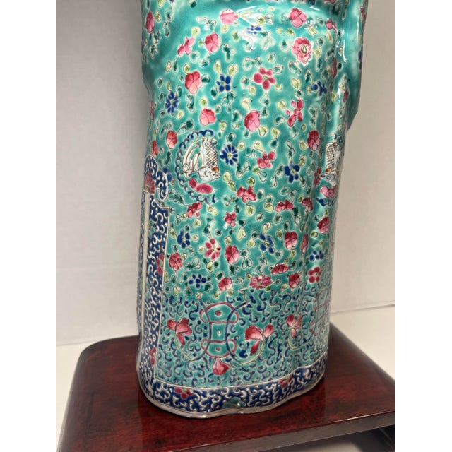 Turquoise Late Qing/Early Republic Chinese Famille Verte Lu Xing Porcelain Figure W/ Child For Sale - Image 8 of 11