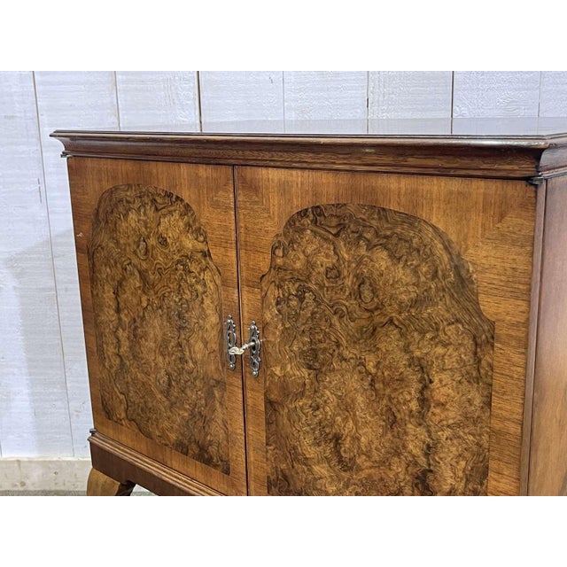 1950s English Burr Walnut Sideboard, 1950s For Sale - Image 5 of 11