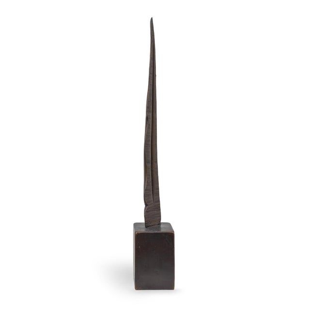 with Stele, Roland Berger creates a sculptural sign of almost surreal presence. The slender, upright form appears like a...