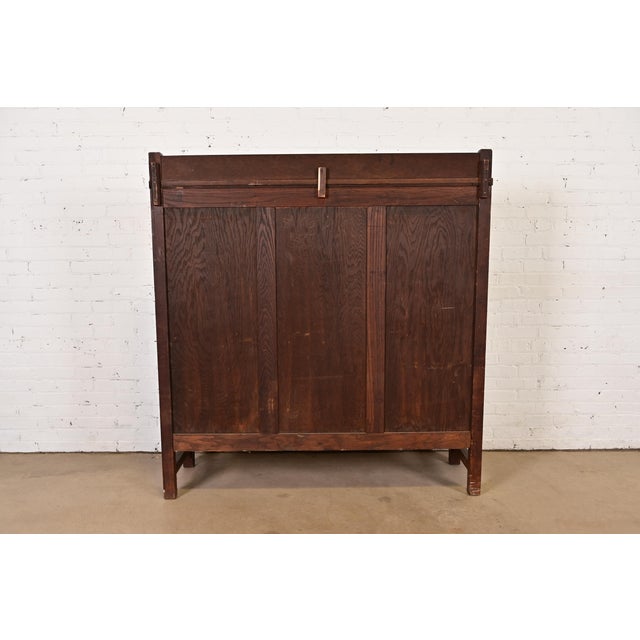 Limbert Style Antique Mission Oak Arts and Crafts Bookcase Cabinet, Circa 1910 For Sale - Image 14 of 15