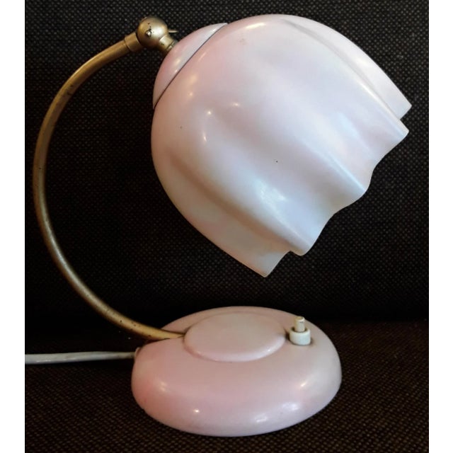 1930s Table Lamp in Bakelite With Gold Painted Metal Bow, 1930s For Sale - Image 5 of 5